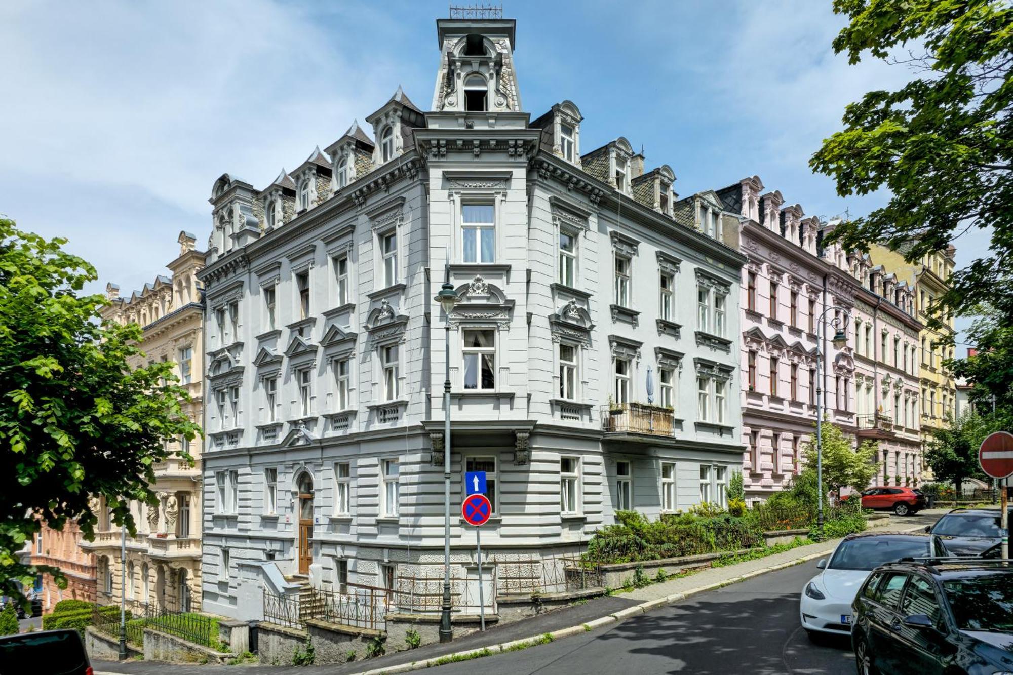 Design Apartment In The Heart Of Karlovy Vary Exterior photo